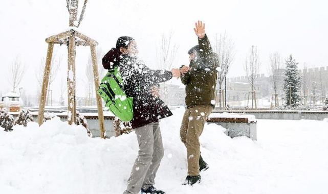 Kar yağışı nedeniyle eğitime ara verilen iller