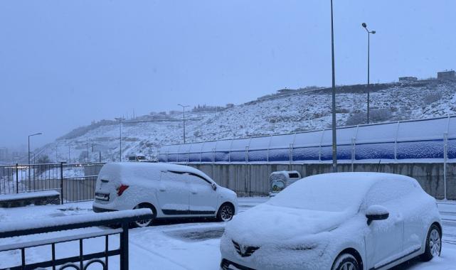 Kayseri'de kar yağışı etkisini sürdürüyor