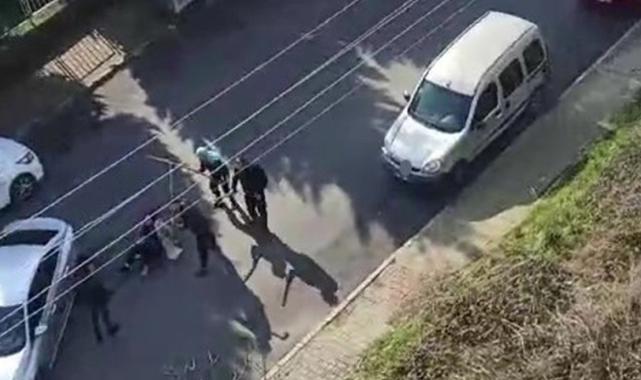 Kocaeli'de yaralı kadın kendisini bıçaklayan eski kocasını mahallelinin elinden aldı