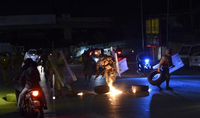 Lübnan idaresi İran uçağına müsaade vermedi: Beyrut karıştı