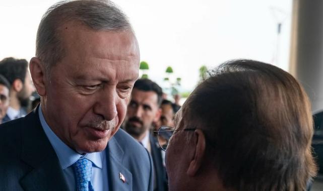 Malezya Başbakanı İbrahim'den, İrem Derici şarkısıyla Erdoğan paylaşımı