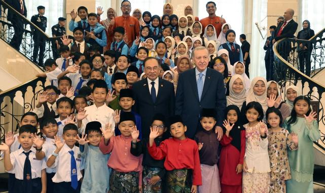 Malezya Başbakanı İbrahim'den, İrem Derici şarkısıyla Erdoğan paylaşımı