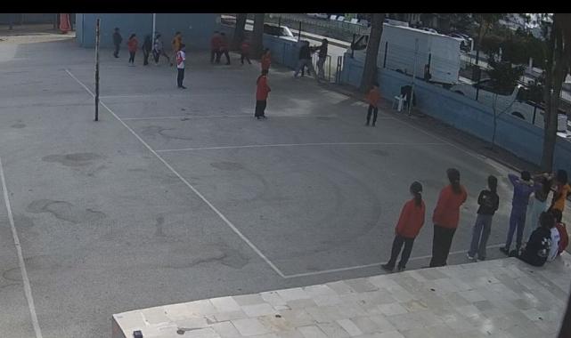 Mersin'de bir veli ve ağabeyinden öğretmene saldırı