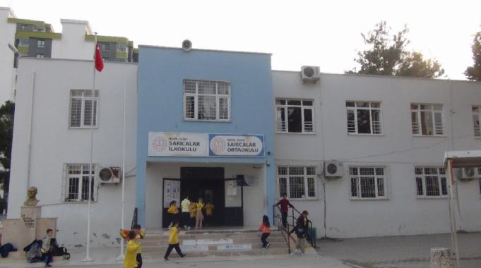 Mersin&#039;de bir veli ve ağabeyinden öğretmene saldırı