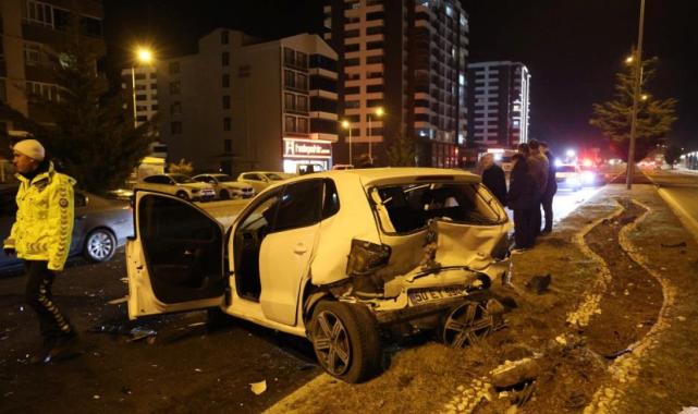 Nevşehir'de kaza yapan otomobilin sürücüsü yaralı arkadaşlarını bırakıp kaçtı