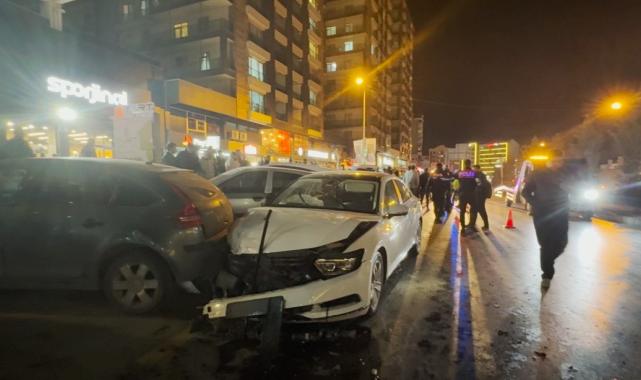 Niğde'de 9 araç birbirine girdi: 4 yaralı