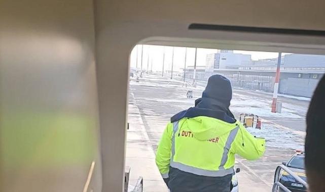 Rus uçağı Polonya'ya acil iniş yaptı: Yolcular 13 saat bekletildi