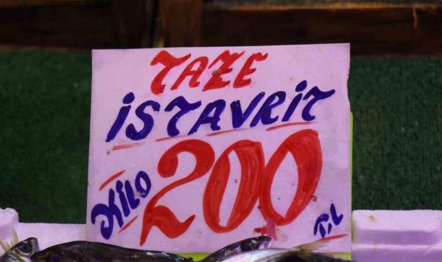 Sakarya’da hava bozuldu balık fiyatları ikiye katladı