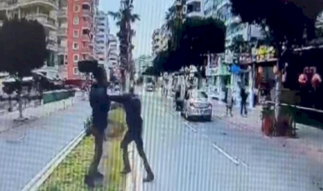 Antalya'da güvenlik görevlisi trafikte tartıştığı otobüs şoförlerini bıçakladı