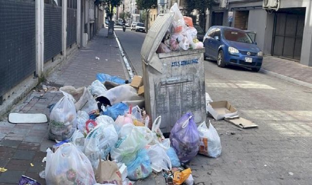 Aydın'da işçiler iş bıraktı, sokaklarda çöp yığınları oluştu