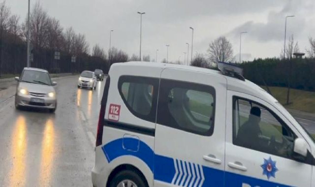Bakırköy'de su borusunun patlaması sonrası Yenibosna yönü trafiğe kapatıldı