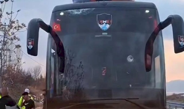 Elazığ'da Vanspor'un takım otobüsüne taşlı saldırı