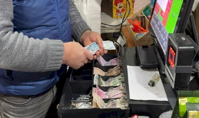 İstanbul'da sahte dolarla alışveriş yaptı