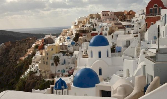 Santorini Adası'nda 5.3 büyüklüğünde deprem