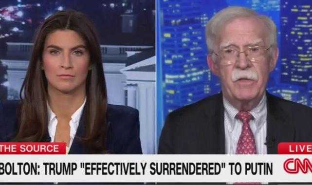 Trump'ın eski güvenlik danışmanından Putin görüşmesi yorumu: Keyiften votkayı şişeden içiyor