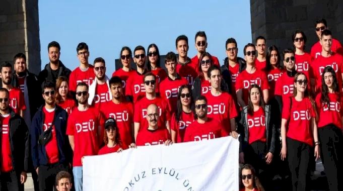 DEÜ öğrencileri Çanakkale’de şehitleri andı