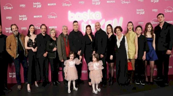 Giray Altınok ve Ezgi Mola başrolde: ‘Başka Bir Sen’ filminin özel gösterimi gerçekleşti