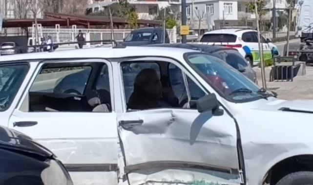 Kazadan yara almadan kurtuldu, aracında oturup üst üste sigara içti