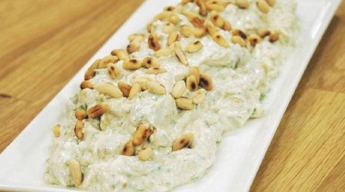 Orta Doğu mutfağının en lezzetli mezesi: Tahinli mütebbel tarifi