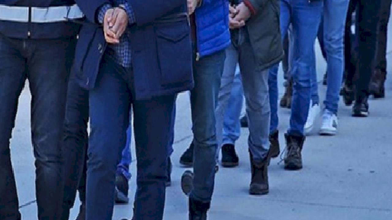 İstanbul&#039;da Dolandırıcılara yönelik operasyon: 19 kişi yakalandı