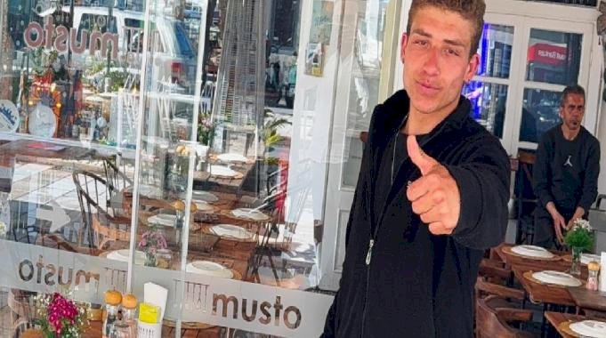 Muğla’da sokakta yaşayan gencin, çöpte bulduğu altınlar hayatını değiştirdi