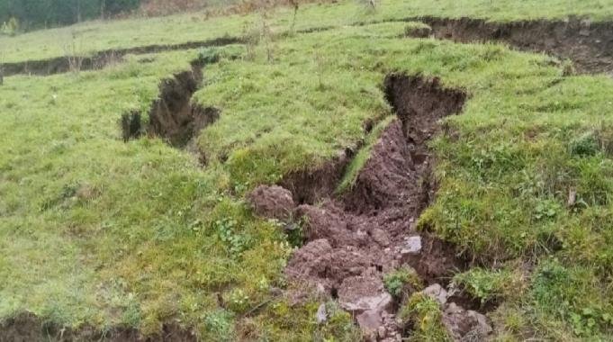 Sinoplu vatandaş heyelan mağduru: Bir yıldır sesimi duyan yok