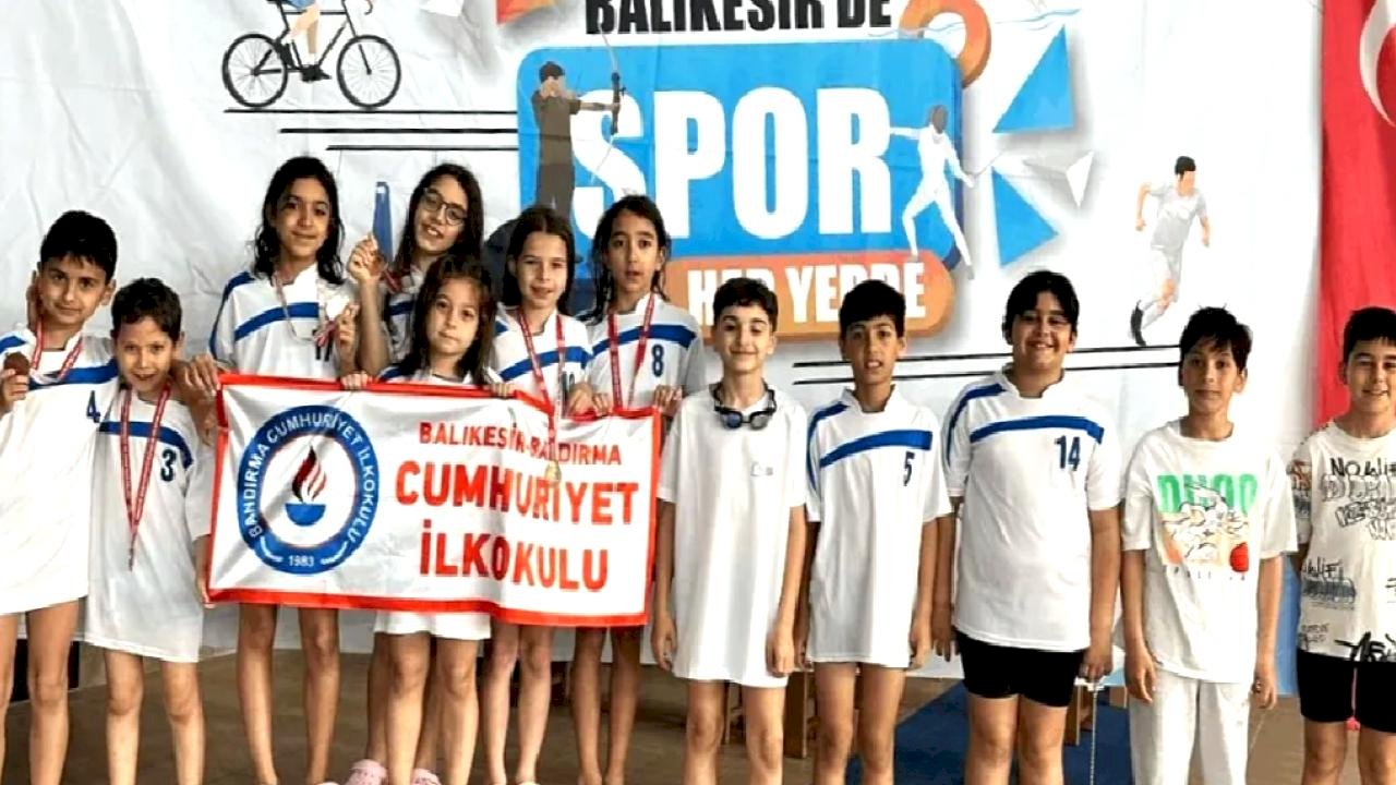 Balıkesir Büyükşehir'in minikleri madalyaları topladı