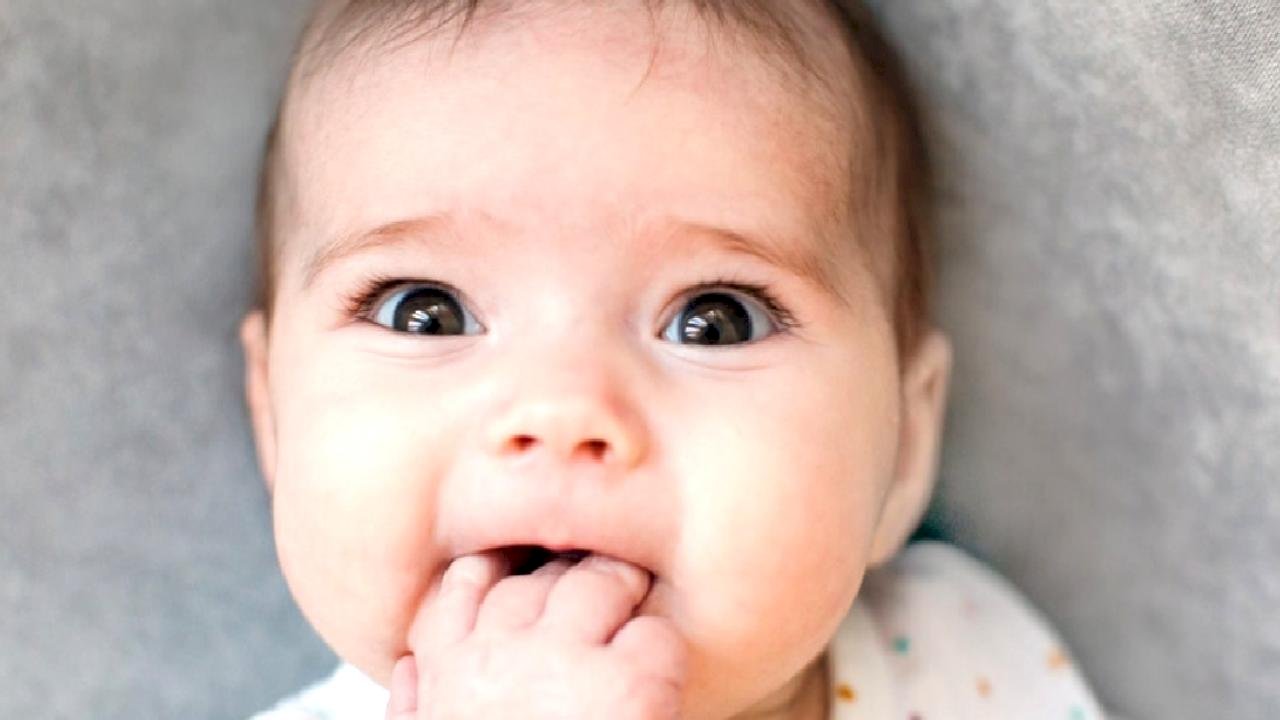 Bebeklikte ağız bakımıyla ömür boyu sağlıklı dişlere!