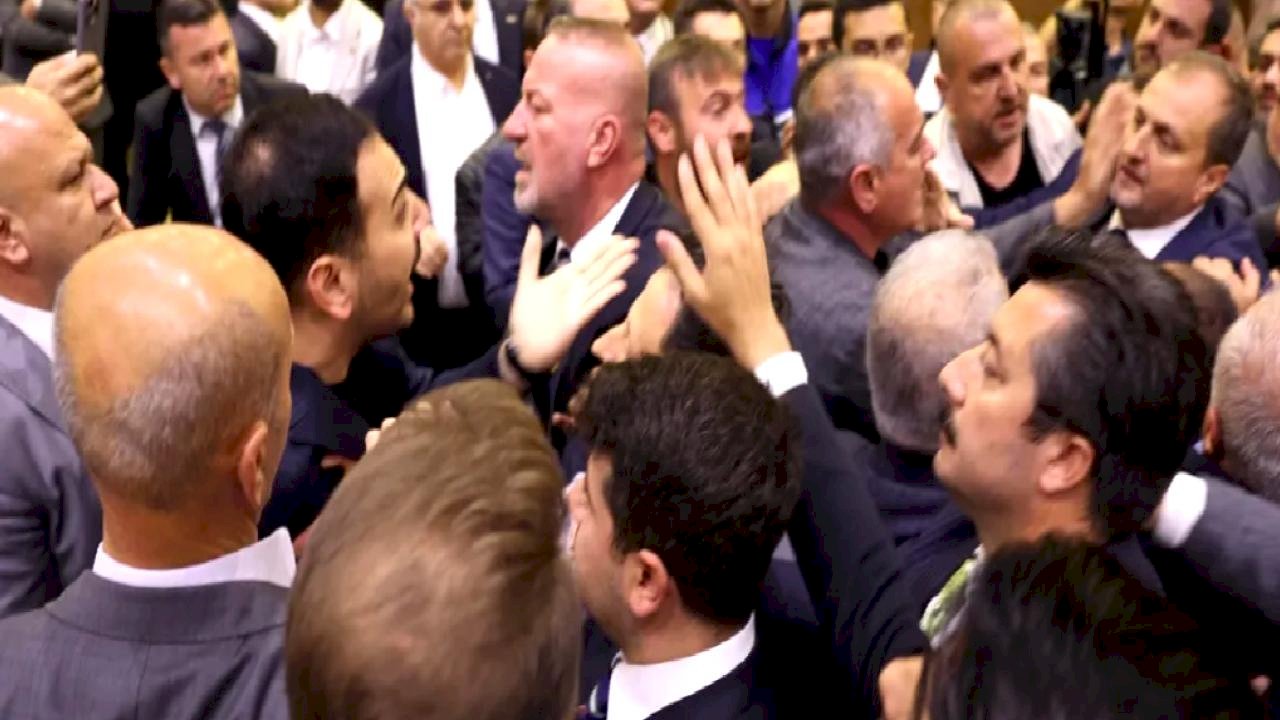 Bursa Büyükşehir Meclisi’nde gerginlik! Başkan Bozbey&#039;den saldırıya kınama!