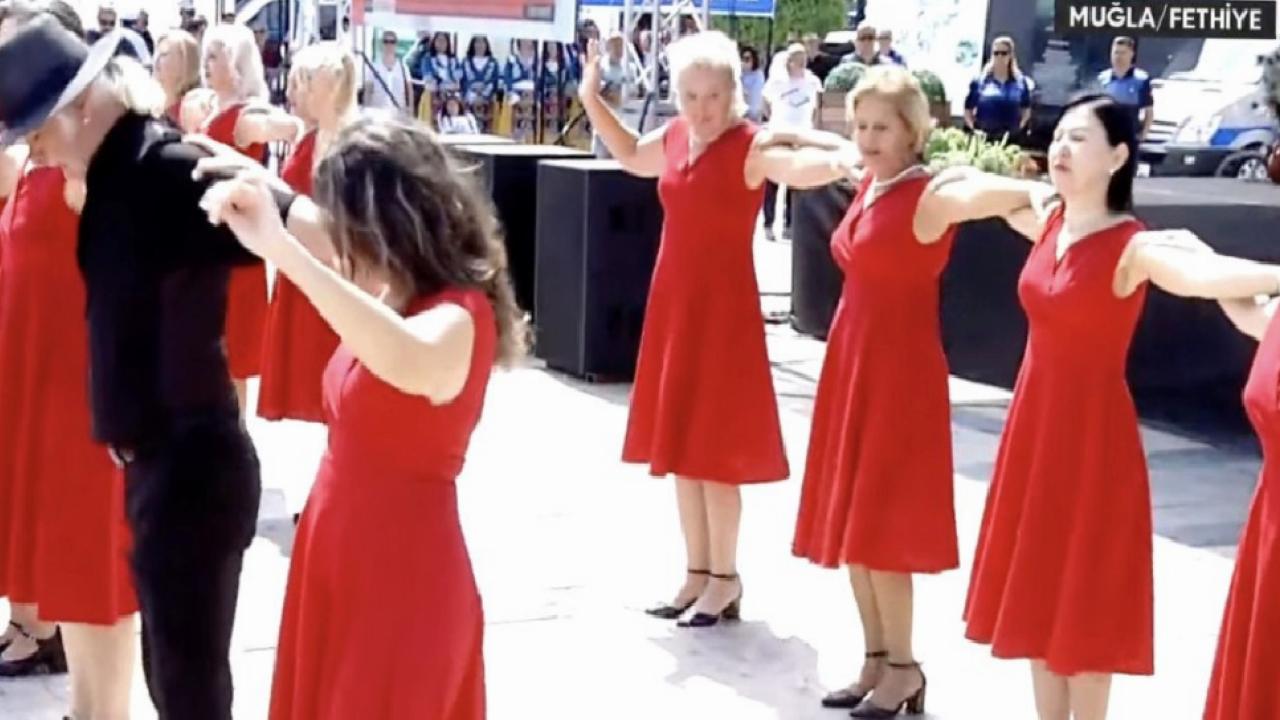 Fethiye Belediyesi'nden sirtaki şov