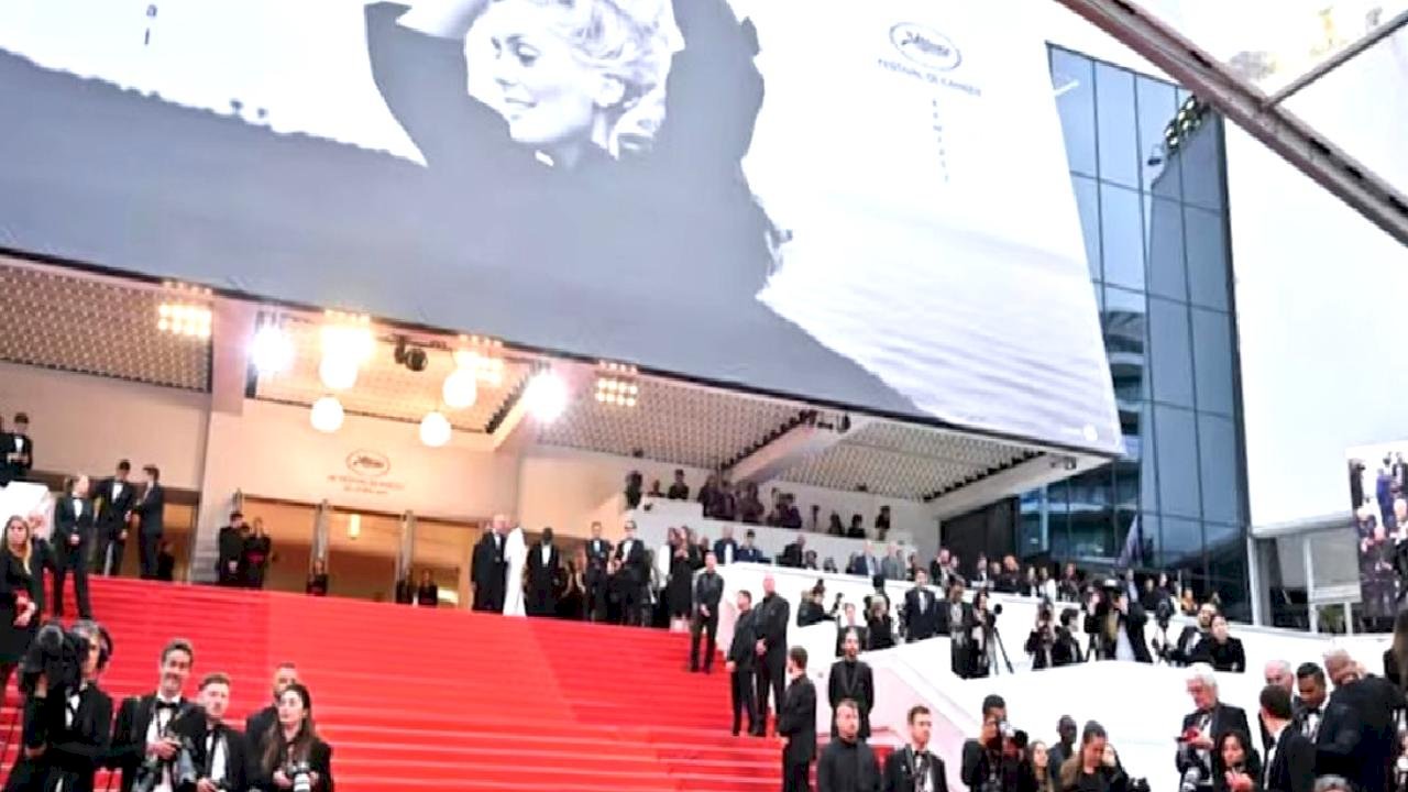 Film Festivali&#039;nde kıyafet yasağı!