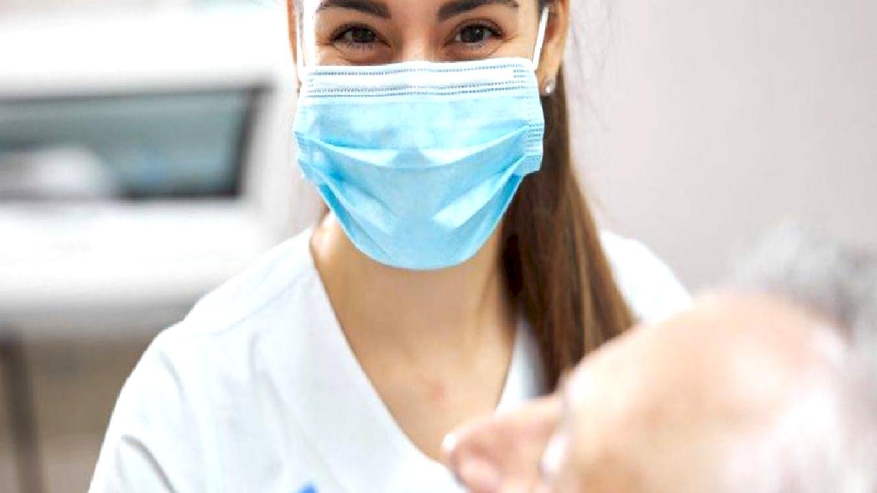 İmplant Çevresinde Enfeksiyon Oluşur mu?