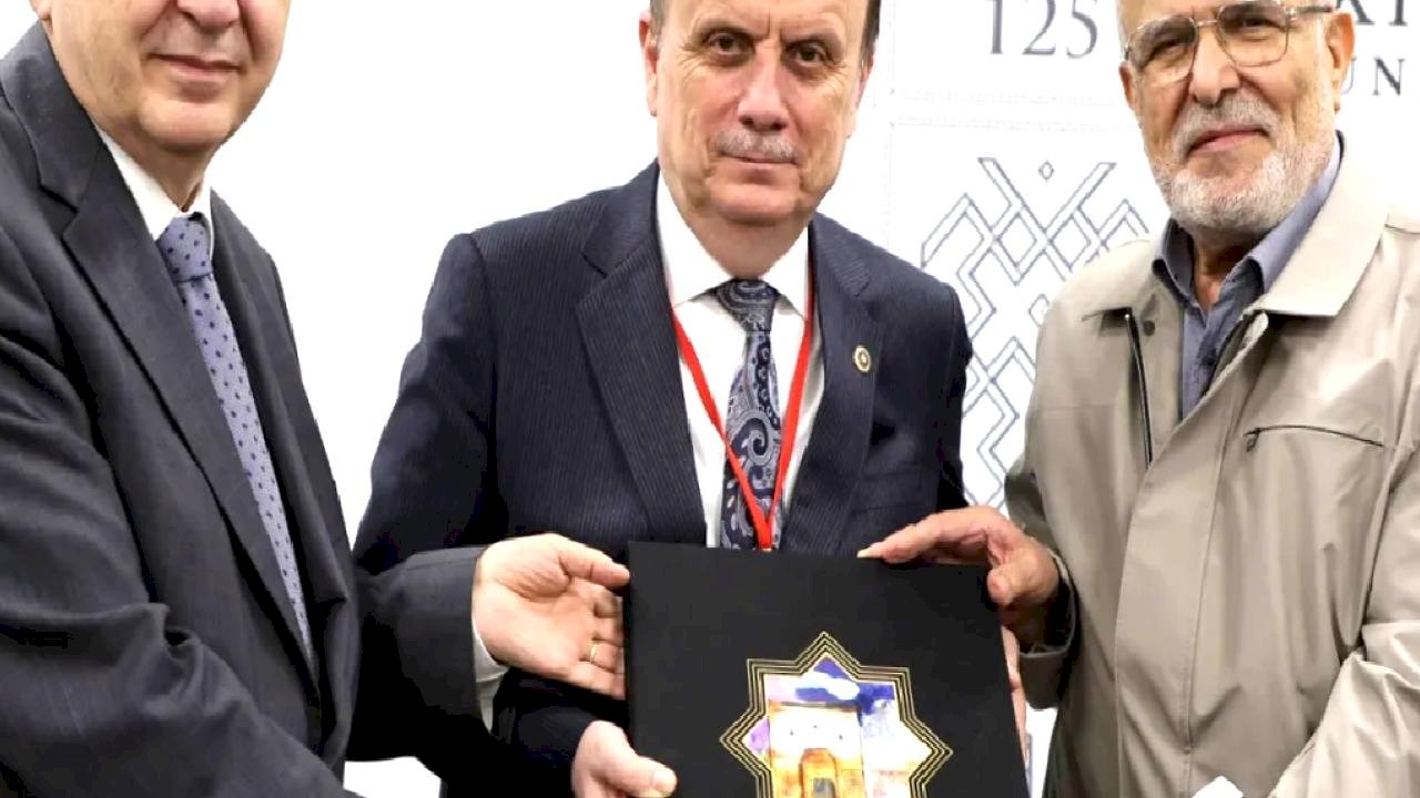 Konya&#039;da gençler ve uzmanları bir araya geldi