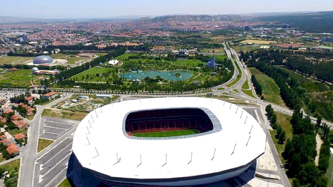 Eskişehir Yeni Stadyumu'na Fethi Heper'in adı verildi