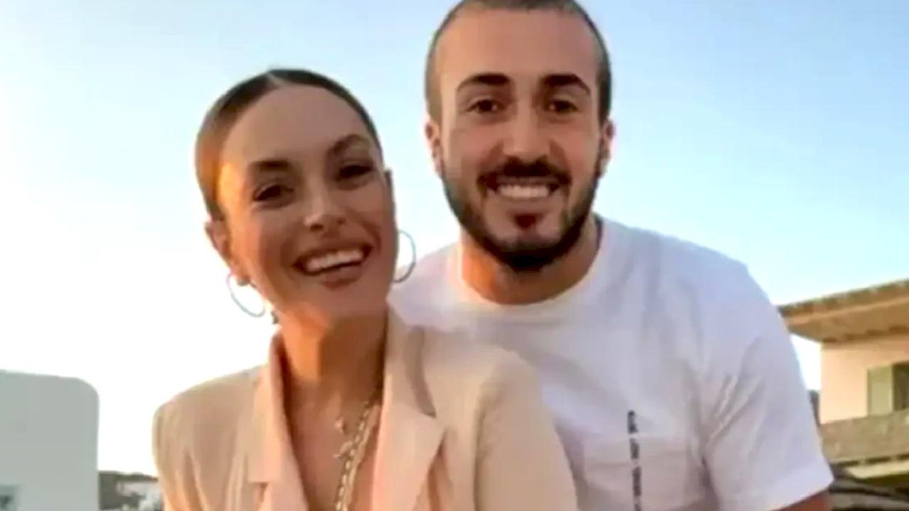 Ezgi Mola Mustafa Aksakallı neden ayrıldı?