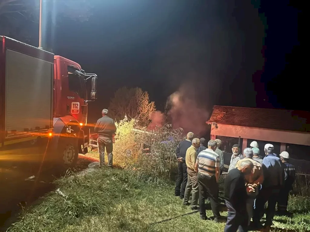 İskilip'te Samanlık Yangını Söndürüldü