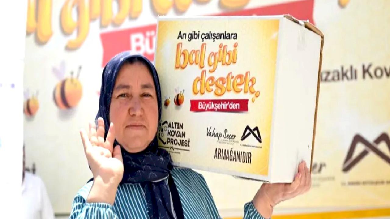 Mersin Büyükşehir’den arıcılara “Bal Gibi” destek