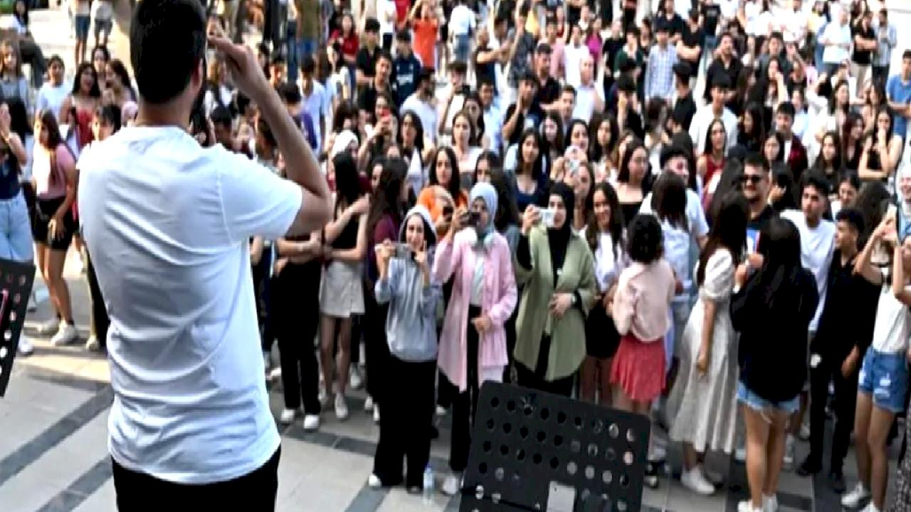 Mersin'de öğrencilere YKS öncesi moral etkinliği