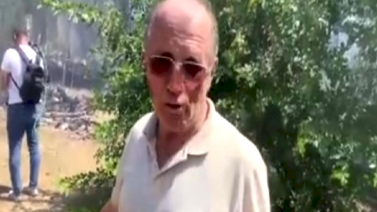 Antalya'da evi yanan adam gözyaşlarıyla anlattı: Evde annem vardı