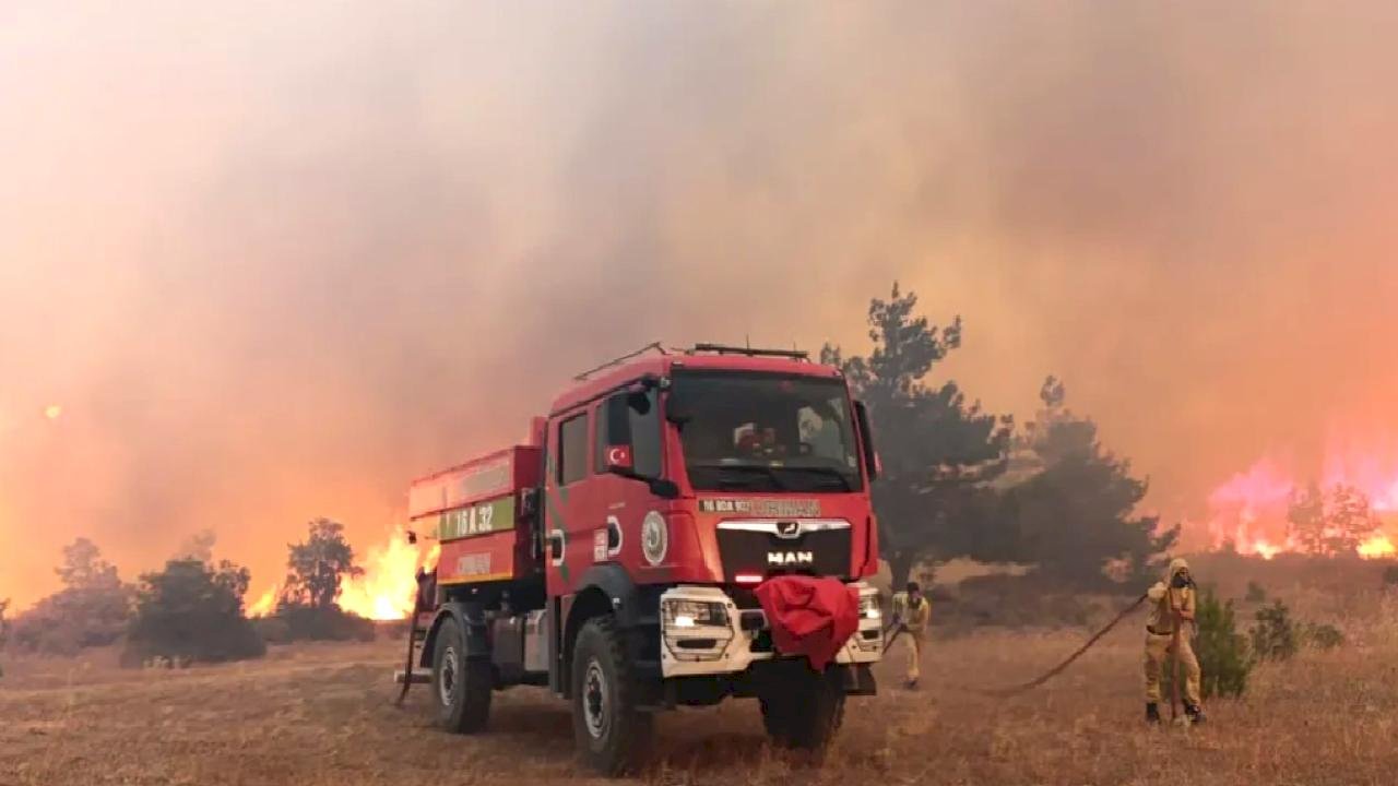 Bakan Yerlikaya'dan 5 günlük yangın raporu: 7 gözaltı, 3 tutuklama