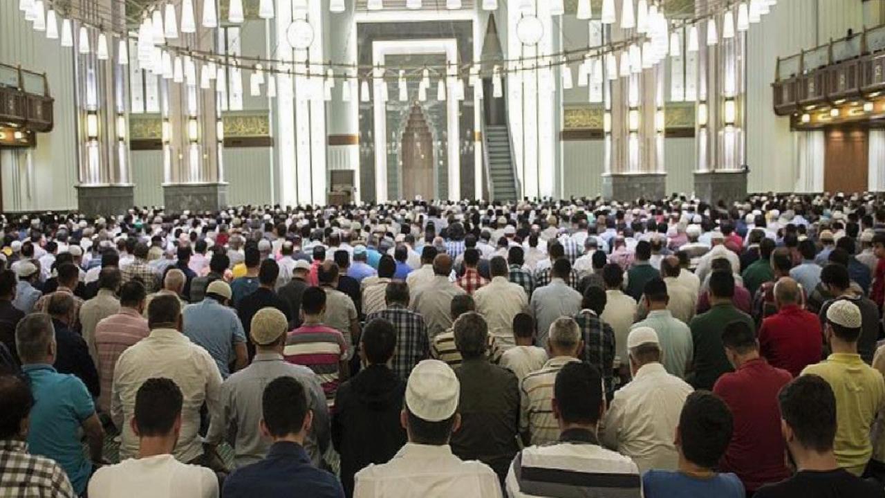 Bugünkü cuma namazı saatleri: 25 Temmuz 2025 illere göre ezan vakitleri...