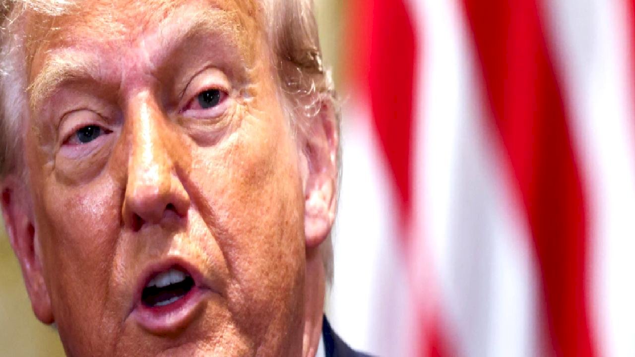 Donald Trump, Jeffrey Epstein dosyalarının gündemde tutulmasına tepki gösterdi