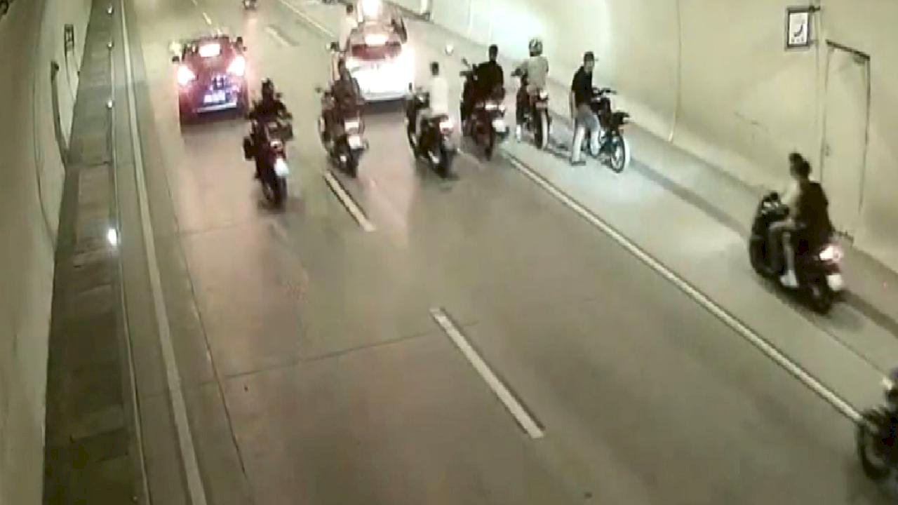 İstanbul Beyoğlu'nda tüneli kapatan motosiklet sürücülerine 133 bin lira ceza