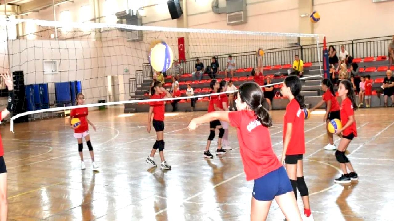 İzmir Çiğli’de 7’den 70’e yaz boyu spor coşkusu