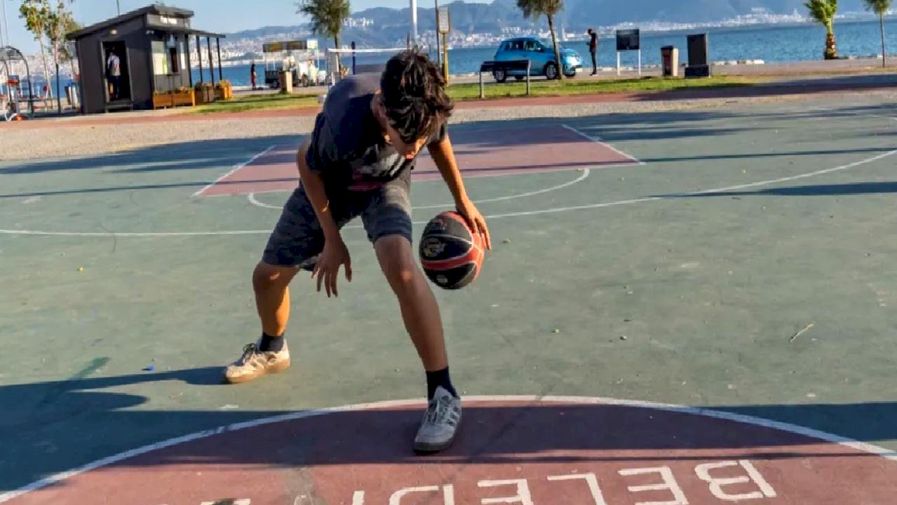 İzmir&#039;de sporun önündeki engelleri kaldırıyor