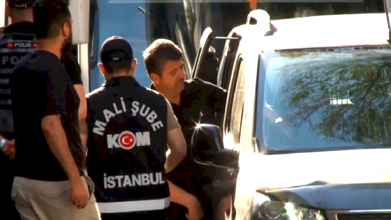 le Yolsuzluğu Soruşturmasında İki Belediye Başkanı Gözaltında