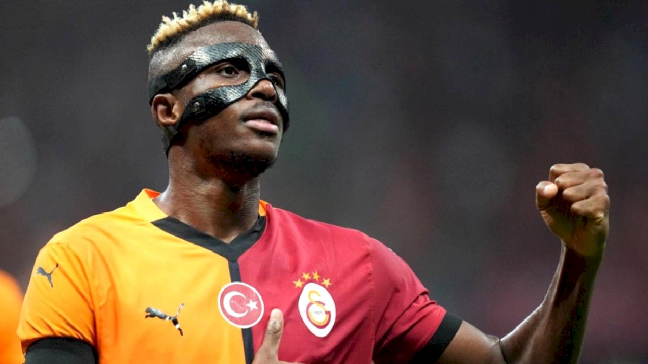 Osimhen'den uçakta Galatasaray paylaşımı