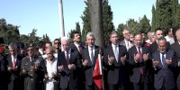 15 Temmuz şehitleri, İstanbul'da kabirleri başında anıldı