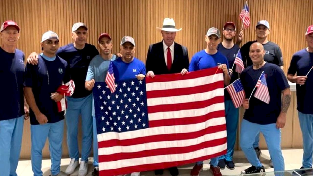 Venezuela’da tutuklu bulunan 10 ABD vatandaşı ülkesine döndü