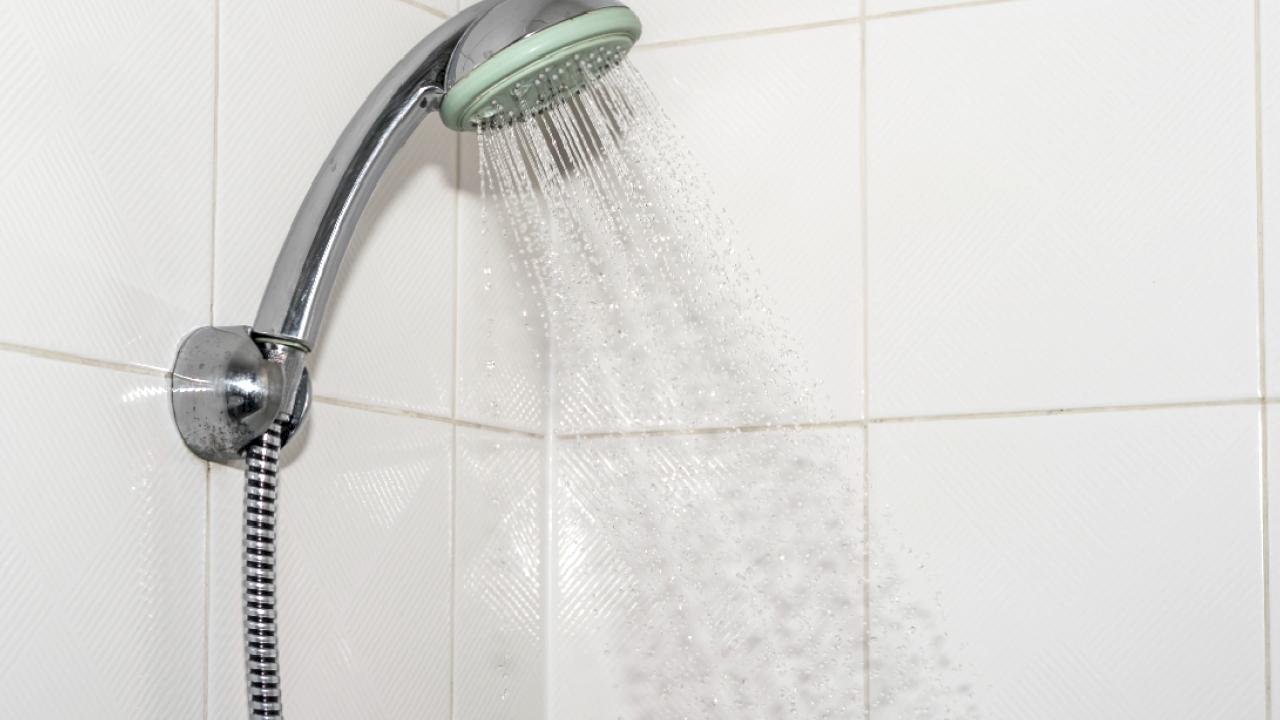 Yaz sıcaklarında duş almanın cilt sağlığına etkileri